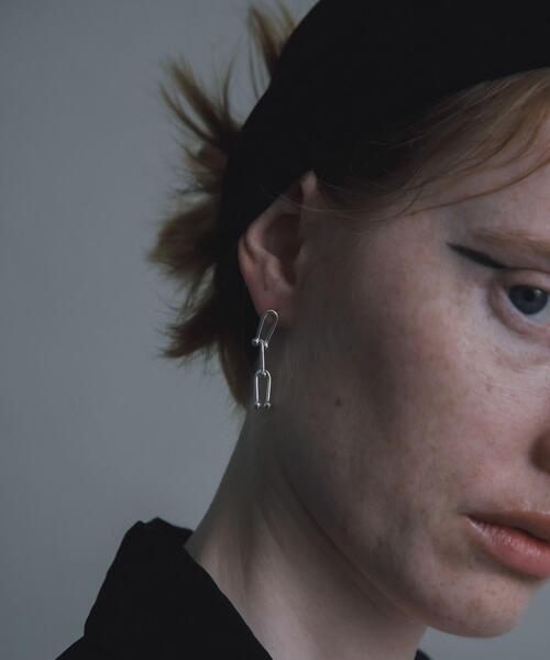 URBAN RESEARCH(アーバンリサーチ)の「decor『デコール』 Keychain Pierce(ピアス(両耳用)・レディース・シルバー・-)」の2枚目の写真