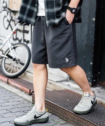 U.S. POLO ASSN.（ユーエスポロアッスン）の「U.S. POLO ASSN. ユーエスポロアッスン 別注コラボ 水陸両用 接触冷感 ワンポイントロゴ刺繍イージーショートパンツ（その他パンツ）」