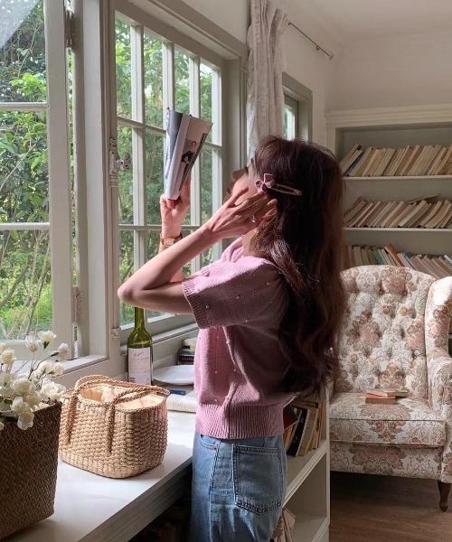 Mejoul（メジュール）の「パステルカラー パフスリーブ パール付き サマーニット（ニット/セーター・レディース・イエロー/ホワイト/ピンク/グリーン/ブラック/ブルー・F）」の13枚目の写真