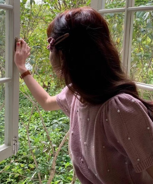 Mejoul（メジュール）の「パステルカラー パフスリーブ パール付き サマーニット（ニット/セーター・レディース・イエロー/ホワイト/ピンク/グリーン/ブラック/ブルー・F）」の14枚目の写真