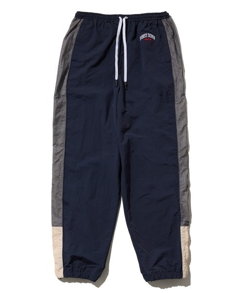 FIRST DOWN(ファーストダウン)の「FIRST DOWN TASLAN NYLON TRACK PANTS(ファーストダウン タスランナイロン トラックパンツ)(その他パンツ・メンズ・ブラック/ネイビー・MEDIUM/LARGE)」の2枚目の写真