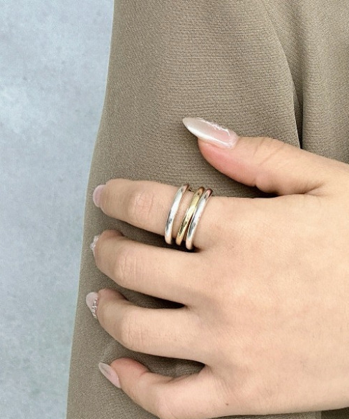 SILVER BULLET（シルバーバレット）の「『SBLT』ユニセックス ３連 リング（リング・レディース・ゴールド/シルバー・ 10/7/5）」の7枚目の写真