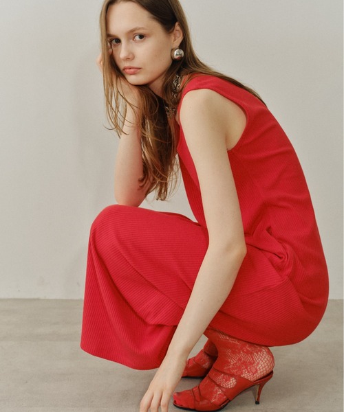yae（ヤエ）の「2way U-neck sleeve dress / 2wayUネックスリーブレスドレス（ワンピース・レディース・ブラック/ブラウン/レッド・36/38）」の5枚目の写真
