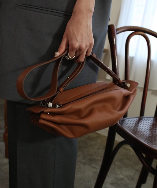 Scrap Book（スクラップブック）の「【BONASTRE】RING CROSSBODY S（ショルダーバッグ・レディース・ブラック/ブラウン・FREE）」の7枚目の写真