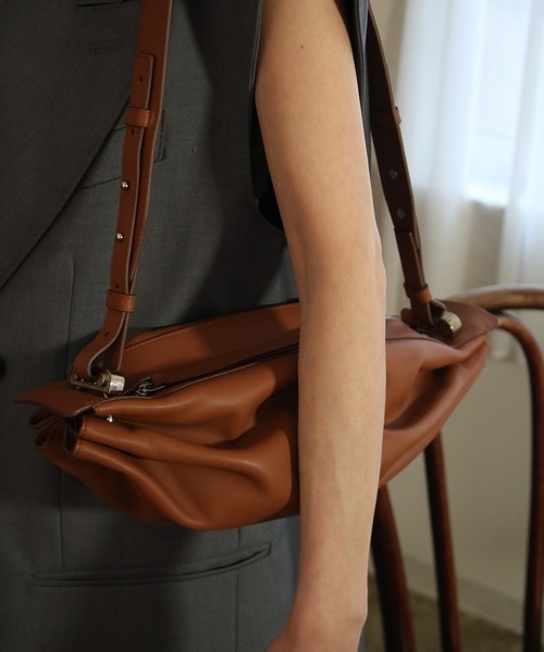 Scrap Book（スクラップブック）の「【BONASTRE】RING CROSSBODY S（ショルダーバッグ・レディース・ブラック/ブラウン・FREE）」の8枚目の写真