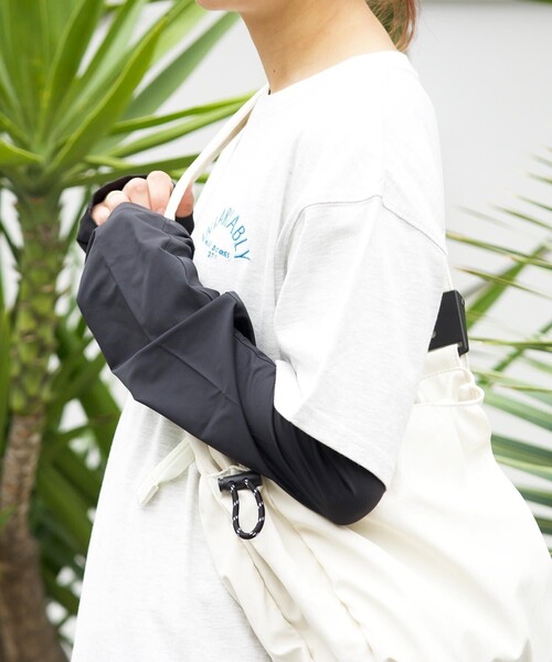 FREAK'S STORE（フリークスストア）の「icy/アイシー まるで重ね着冷感UVアームカバー（アームカバー・レディース・ホワイト/ブラック・ONE SIZE）」の12枚目の写真