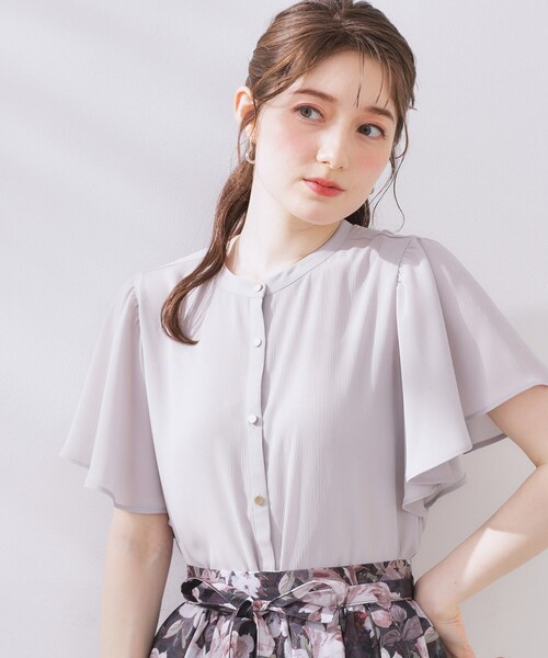 couture brooch(クチュールブローチ)の「【キレイめ・通勤】前後2WAY楊柳フレアー袖ブラウス(シャツ/ブラウス・レディース・ホワイト系3/ライトグレー/ブラック・36/38/40/42)」の12枚目の写真