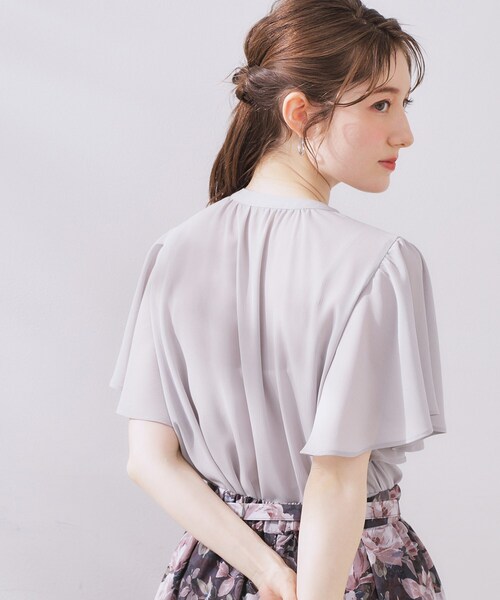 couture brooch(クチュールブローチ)の「【キレイめ・通勤】前後2WAY楊柳フレアー袖ブラウス(シャツ/ブラウス・レディース・ホワイト系3/ライトグレー/ブラック・36/38/40/42)」の15枚目の写真