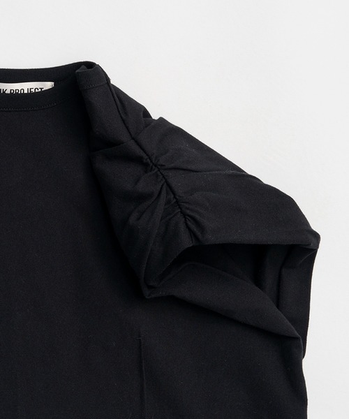 PRANK PROJECT(プランクプロジェクト)の「パワーショルダーTシャツ / Power Shoulder T-Shirt(Tシャツ/カットソー・レディース・ブラック/ホワイト/レッド・FREE)」の17枚目の写真