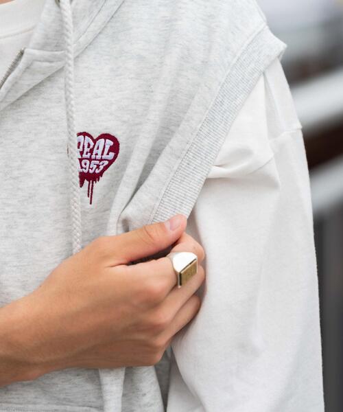 WEGO（ウィゴー）の「WEGO/ワンポイントノースリジップパーカー（パーカー・メンズ・ブラック/アッシュグレー・LARGE/MEDIUM）」の5枚目の写真