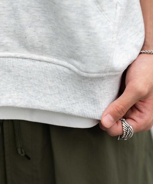 WEGO（ウィゴー）の「WEGO/ワンポイントノースリジップパーカー（パーカー・メンズ・ブラック/アッシュグレー・LARGE/MEDIUM）」の8枚目の写真