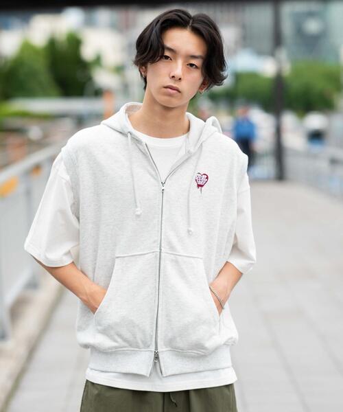 WEGO（ウィゴー）の「WEGO/ワンポイントノースリジップパーカー（パーカー・メンズ・ブラック/アッシュグレー・LARGE/MEDIUM）」の14枚目の写真