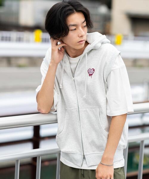 WEGO（ウィゴー）の「WEGO/ワンポイントノースリジップパーカー（パーカー・メンズ・ブラック/アッシュグレー・LARGE/MEDIUM）」の17枚目の写真