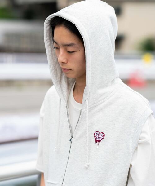 WEGO（ウィゴー）の「WEGO/ワンポイントノースリジップパーカー（パーカー・メンズ・ブラック/アッシュグレー・LARGE/MEDIUM）」の18枚目の写真