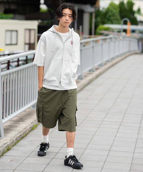 WEGO（ウィゴー）の「WEGO/ワンポイントノースリジップパーカー（パーカー・メンズ・ブラック/アッシュグレー・LARGE/MEDIUM）」の19枚目の写真