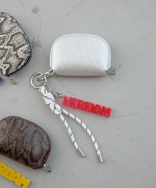 HEREIAM(ヘレイアム)の「【HEREIAM】ネオンロゴチャーム(キーホルダー・レディース・イエロー/レッド/バイオレット・FREE)」の6枚目の写真