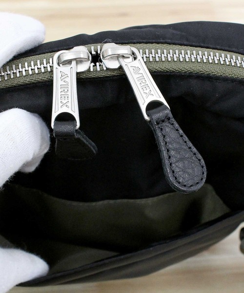 AVIREX（アヴィレックス）の「FLIGHT NYLON 'VERTICAL SHOULDER BAG'（ショルダーバッグ・メンズ・セージグリーン/ブラック・FREE）」の15枚目の写真