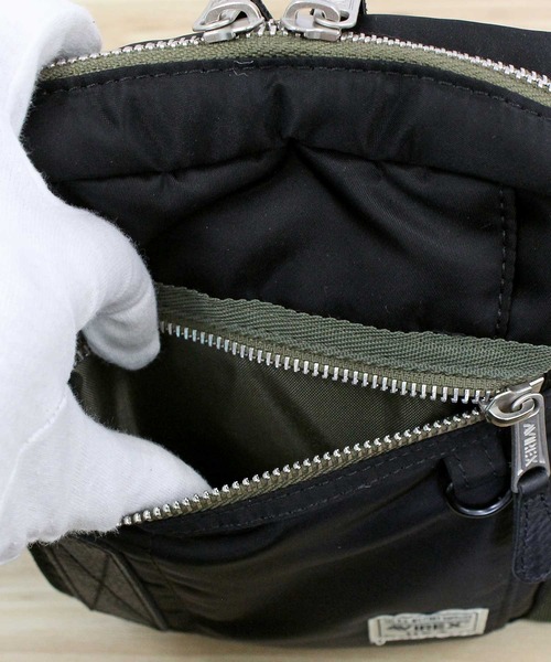 AVIREX（アヴィレックス）の「FLIGHT NYLON 'VERTICAL SHOULDER BAG'（ショルダーバッグ・メンズ・セージグリーン/ブラック・FREE）」の18枚目の写真