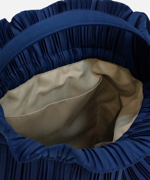 BLUEORB(ブルーオーブ)の「Two way Ribbon Tote Bag リボントートバッグ プリーツバッグ(ハンドバッグ・レディース・ライトグレー/ブラック/ダークブルー・ONESIZE)」の10枚目の写真