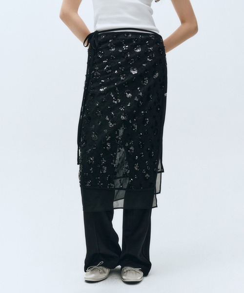 MARITHE + FRANCOIS GIRBAUD(マリテフランソワジルボー)の「W LAYERED SKIRT(スカート・レディース・アイボリー/ブラック・フリー)」の4枚目の写真
