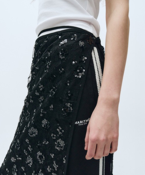 MARITHE + FRANCOIS GIRBAUD(マリテフランソワジルボー)の「W LAYERED SKIRT(スカート・レディース・アイボリー/ブラック・フリー)」の6枚目の写真