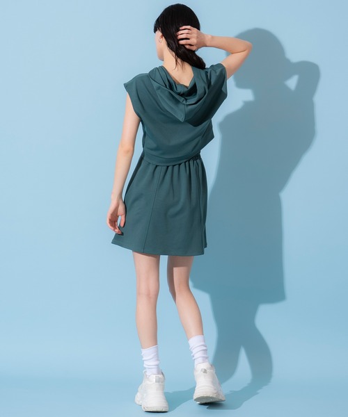 REDYAZEL（レディアゼル）の「エンブレム刺繍フーディー×フレアスカートセットアップ（セットアップ・レディース・ライトグレー/ダークブラウン/グリーン/ブラック・FREE）」の12枚目の写真