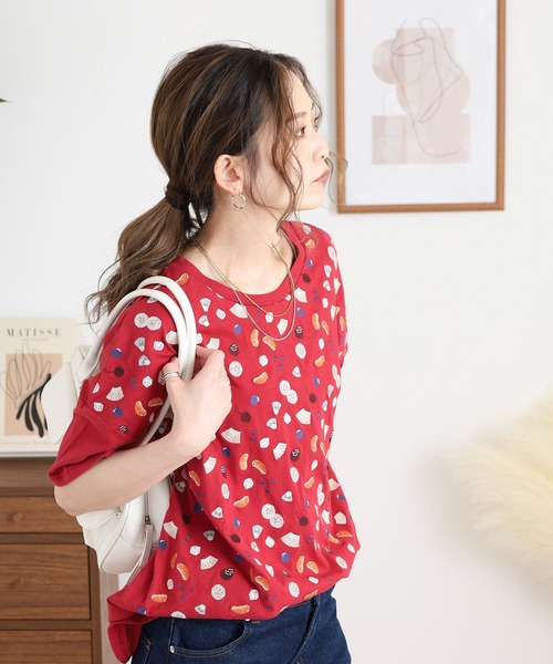 Emago(イマゴ)の「EMAGO フルーツポンチ刺繍T(Tシャツ/カットソー・レディース・ブラック/レッド/ネイビー・FREE)」の4枚目の写真