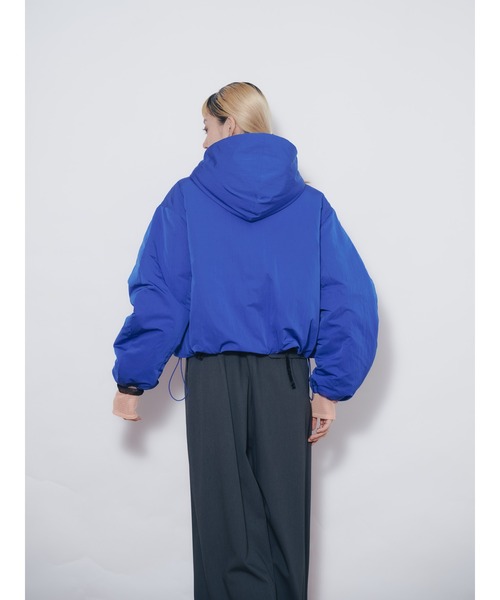 DOLLUPOOPS（ドールアップウップス）の「ショート丈ボリューム中綿ジャケット（ナイロンジャケット・レディース・ピンク/イエロー/ブラック/ブルー・38）」の22枚目の写真