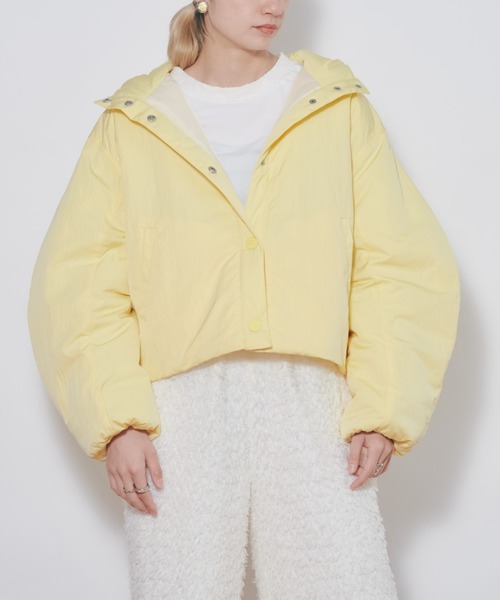 DOLLUPOOPS（ドールアップウップス）の「ショート丈ボリューム中綿ジャケット（ナイロンジャケット・レディース・ピンク/イエロー/ブラック/ブルー・38）」の5枚目の写真