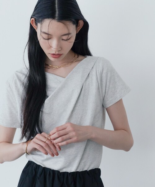 GALLEST（ギャレスト）の「ドレープクロップドカットソー（Tシャツ/カットソー・レディース・ブラック/ホワイト系/ナチュラル・38）」の3枚目の写真