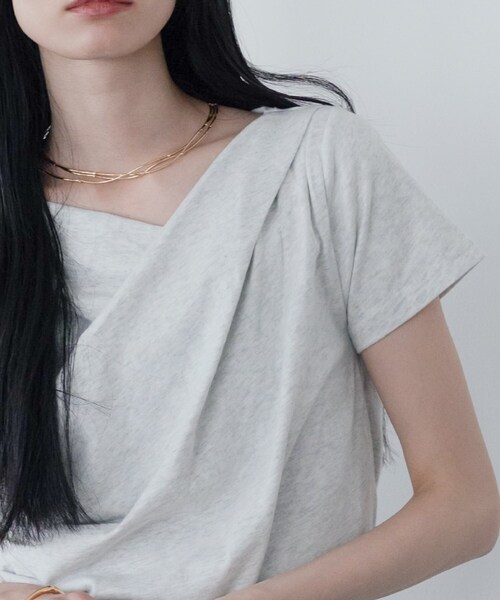 GALLEST（ギャレスト）の「ドレープクロップドカットソー（Tシャツ/カットソー・レディース・ブラック/ホワイト系/ナチュラル・38）」の6枚目の写真