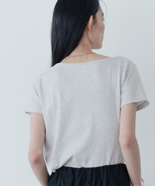 GALLEST（ギャレスト）の「ドレープクロップドカットソー（Tシャツ/カットソー・レディース・ブラック/ホワイト系/ナチュラル・38）」の7枚目の写真