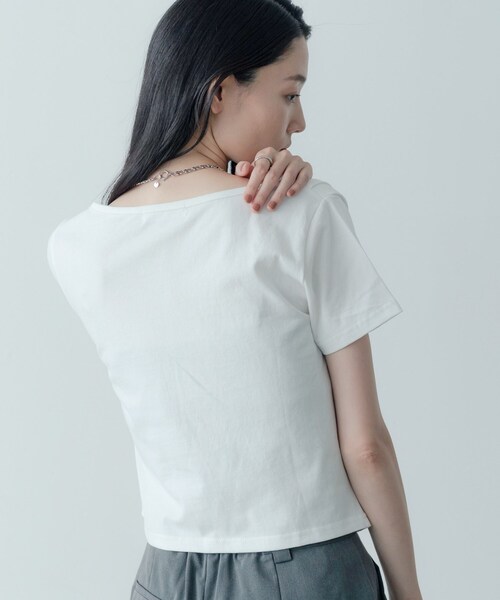 GALLEST（ギャレスト）の「ドレープクロップドカットソー（Tシャツ/カットソー・レディース・ブラック/ホワイト系/ナチュラル・38）」の13枚目の写真