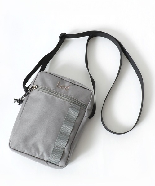 Lee(リー)の「Lee/リー 撥水 ロゴ ワンポイント刺繍 テープ付き ミニショルダーバッグ/レディース メンズ(ショルダーバッグ・レディース・グレー/ブラック/カーキ/ベージュ・FREE)」の1枚目の写真