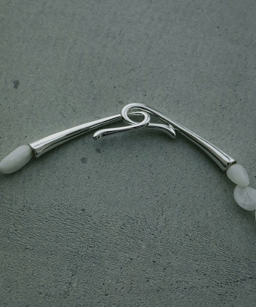 ETRE TOKYO(エトレトウキョウ)の「ムーンストーンビーズネックレス(ネックレス・レディース・オフホワイト・FREE)」の6枚目の写真