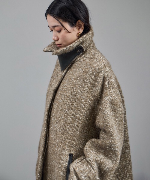 SALON adam et rope'（サロン アダム エ ロペ）の「BALLIオーバーサイズステンカラーコート（ステンカラーコート・レディース・ブラック/ベージュ系その他・FREE）」の15枚目の写真