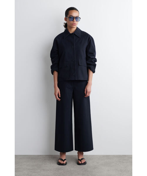 COS（コス）の「コットンユーティリティジャケット（その他アウター・レディース・ベージュ/ネイビー・XXS/S/M/L/XS）」の11枚目の写真