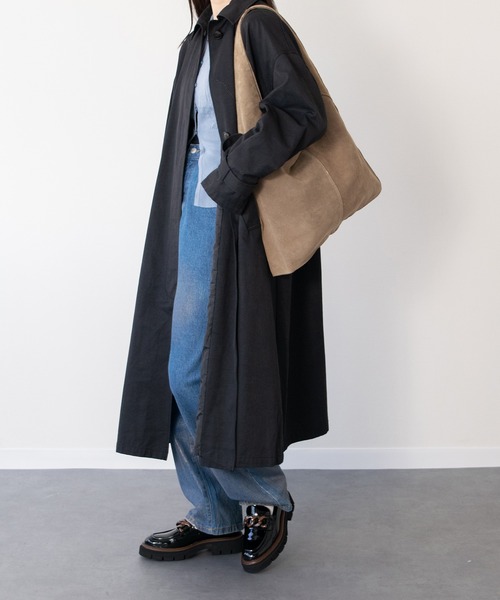 andrea cardone(アンドレアカルドネ)の「【ANDREA CARDONE】スエードショルダーバッグ(Q56389)(ショルダーバッグ・レディース・グレー/ベージュ・ALL)」の6枚目の写真
