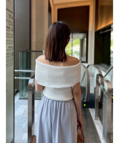 Day and Grade(デイアンドグレイド)の「【前田ゆかセレクト】オフショルリブトップス(ニット/セーター・レディース・ホワイト・FREE)」の4枚目の写真