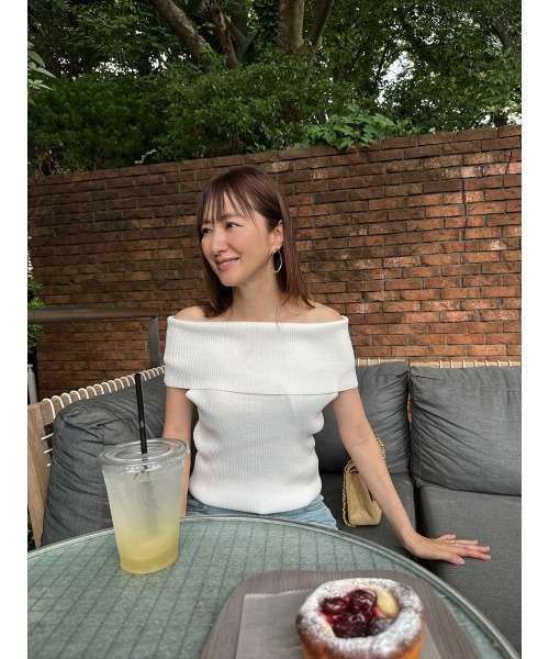 Day and Grade(デイアンドグレイド)の「【前田ゆかセレクト】オフショルリブトップス(ニット/セーター・レディース・ホワイト・FREE)」の8枚目の写真