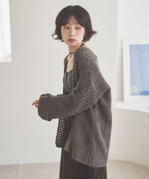 LAULEN(ローレン)の「knitting pattern shawl cardigan /編み柄ショールニットカーディガン(カーディガン/ボレロ・レディース・グレー/ブラック/ネイビー・FREE)」の2枚目の写真