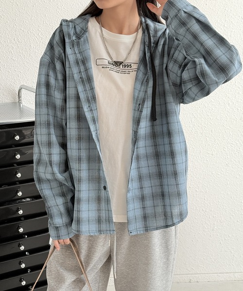 MAISON DE THERESE（メゾン ド テレーズ）の「フード付き ロングスリーブ チェックシャツ（シャツ/ブラウス・レディース・ホワイト/ダークグレー/ブルー・M/XL/L）」の5枚目の写真