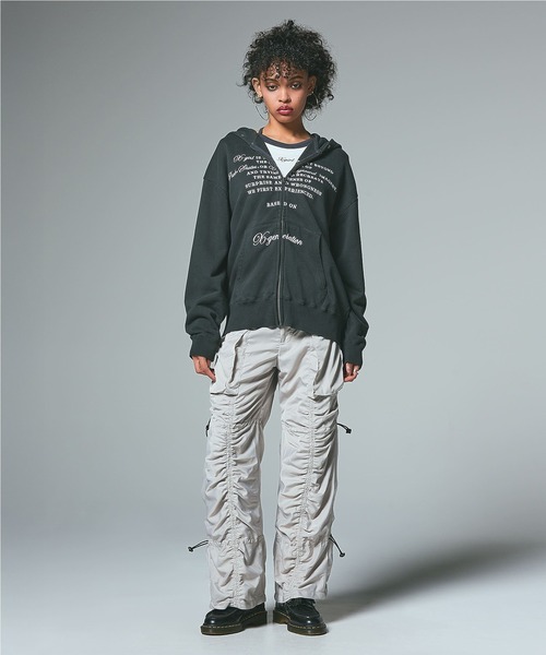 X-girl（エックスガール）の「EYELET EMBROIDERY ZIP UP SWEAT HOODIE（パーカー・レディース・オリーブ/チャコール/ベージュ・S/M）」の4枚目の写真