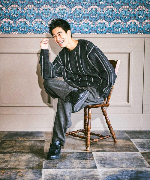 niko and...（ニコアンド）の「モールストライプニットプルオーバー（ニット/セーター・メンズ・ブラウン/ベージュ/チャコール・MEDIUM/LARGE）」の6枚目の写真