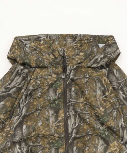 GLAZOS（グラソス）の「【GLSW.】【撥水】パッカブルブルゾン（ブルゾン・キッズ・ブラック/カラフル・LL/L/M）」の4枚目の写真