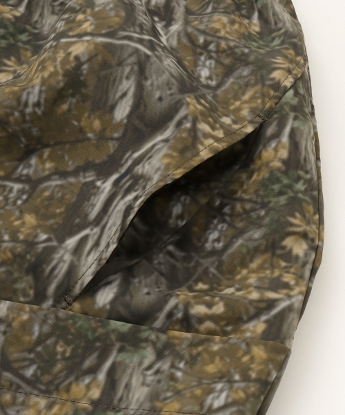 GLAZOS（グラソス）の「【GLSW.】【撥水】パッカブルブルゾン（ブルゾン・キッズ・ブラック/カラフル・LL/L/M）」の7枚目の写真