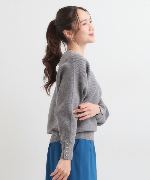 DRESKIP（ドレスキップ）の「【洗濯機可/体型カバー】お袖ボタン リブドルマンニット（ニット/セーター・レディース・ブラック/ネイビー系5/グレー/ブルー/イエロー/ベージュ/ボルドー/ダークブラウン系7/スモーキーグリーン系8/パープル系1・00）」の16枚目の写真