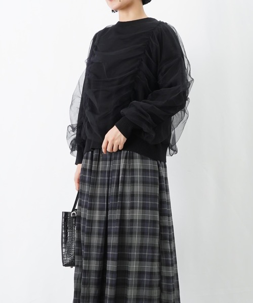 LUCA/LADY LUCK LUCA（ルカ/レディラックルカ）の「LC/LLL チュールラッピングニットプルオーバー（ニット/セーター・レディース・ブラック/アイボリー・FREE）」の4枚目の写真