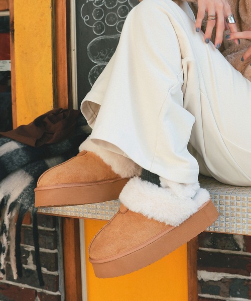 KOBE LETTUCE（コウベレタス）の「2way厚底バックバンドムートンサンダル（サンダル・レディース・キャメル/アイボリー/ブラック・L/LL/M/S）」の3枚目の写真