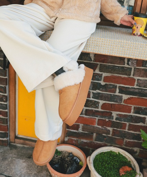 KOBE LETTUCE（コウベレタス）の「2way厚底バックバンドムートンサンダル（サンダル・レディース・キャメル/アイボリー/ブラック・L/LL/M/S）」の8枚目の写真